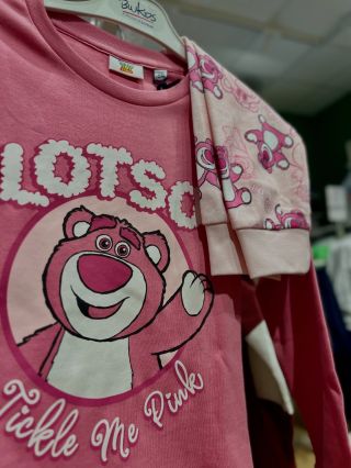 Pyžamová párty! Sladké sny pro holky 2-9 let! 💖🌙 Představujeme vám naši kolekci pohodlných pyžam pro holčičky ve věku 2–9...