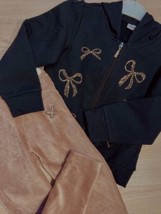 Stylová móda pro malé dámy! 🎀✨ Hledáte kousky, které jsou pohodlné, ale zároveň elegantní? Naše nová kolekce pro holčičky...